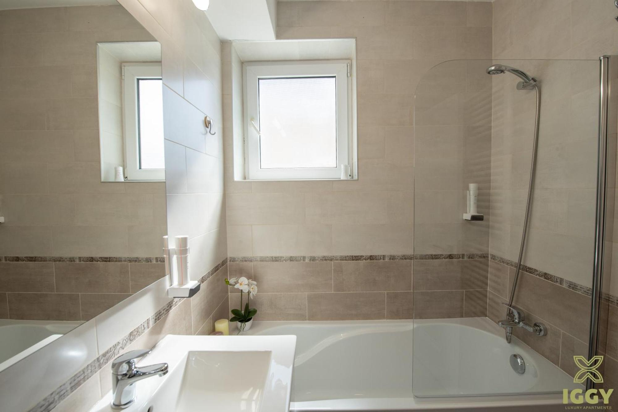 Iggy Premium Apartment Хунедоара Екстер'єр фото